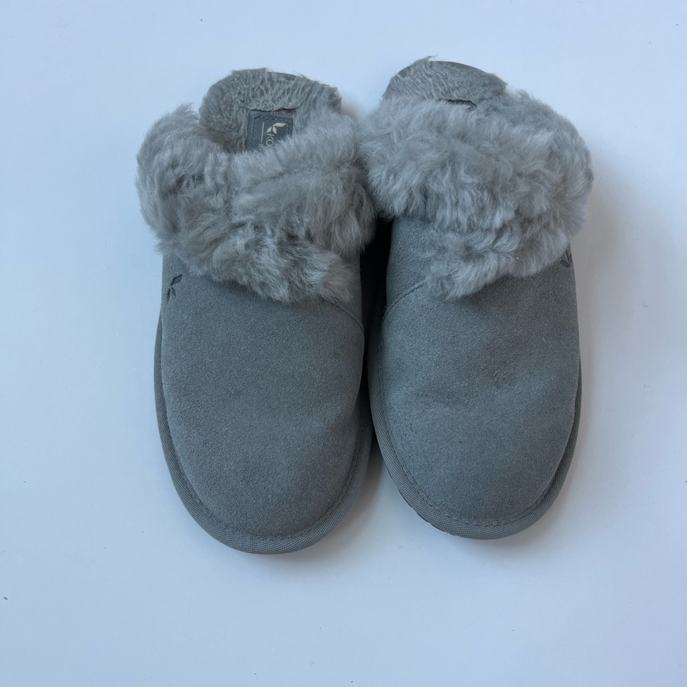 Koolaburra by Ugg cozy Grey Faux Fur Slippers